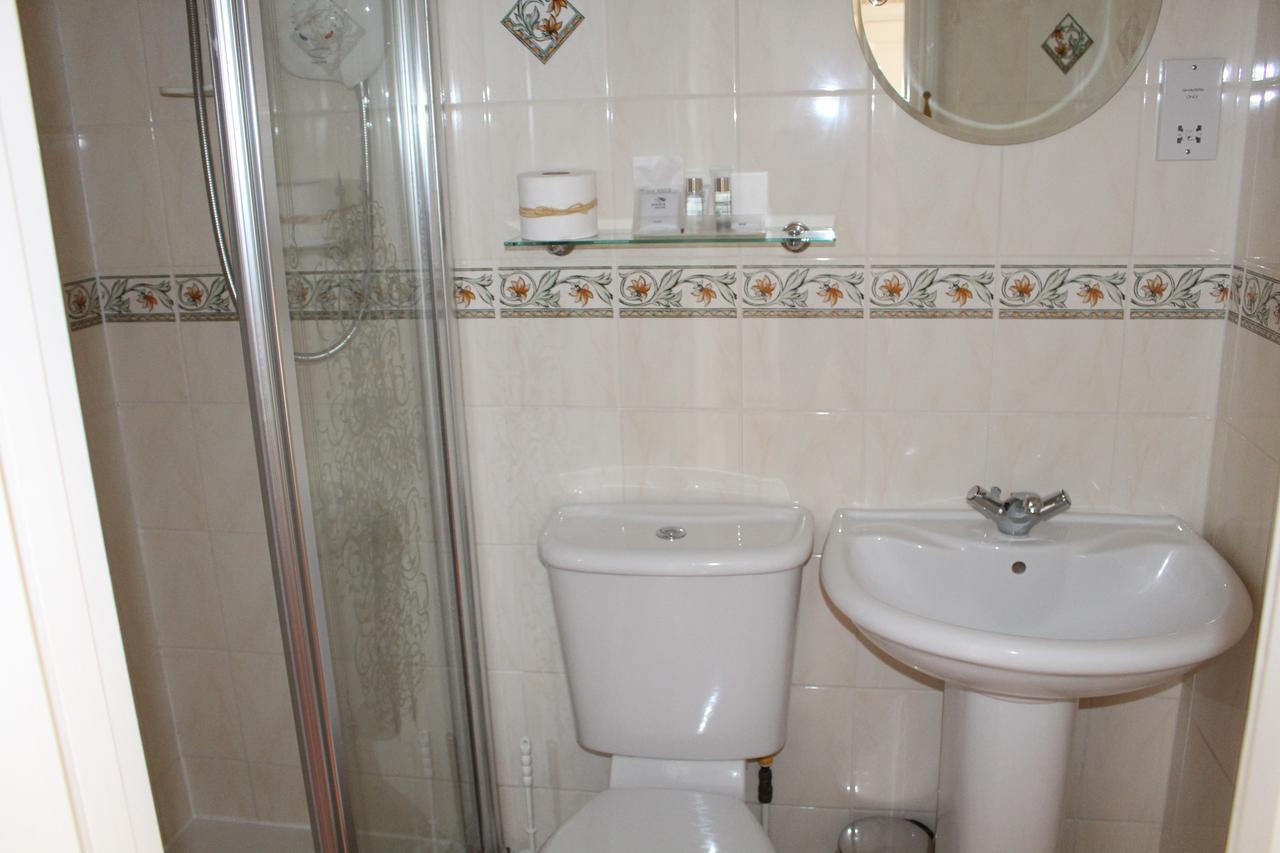 Laurels Guesthouse Witney Εξωτερικό φωτογραφία